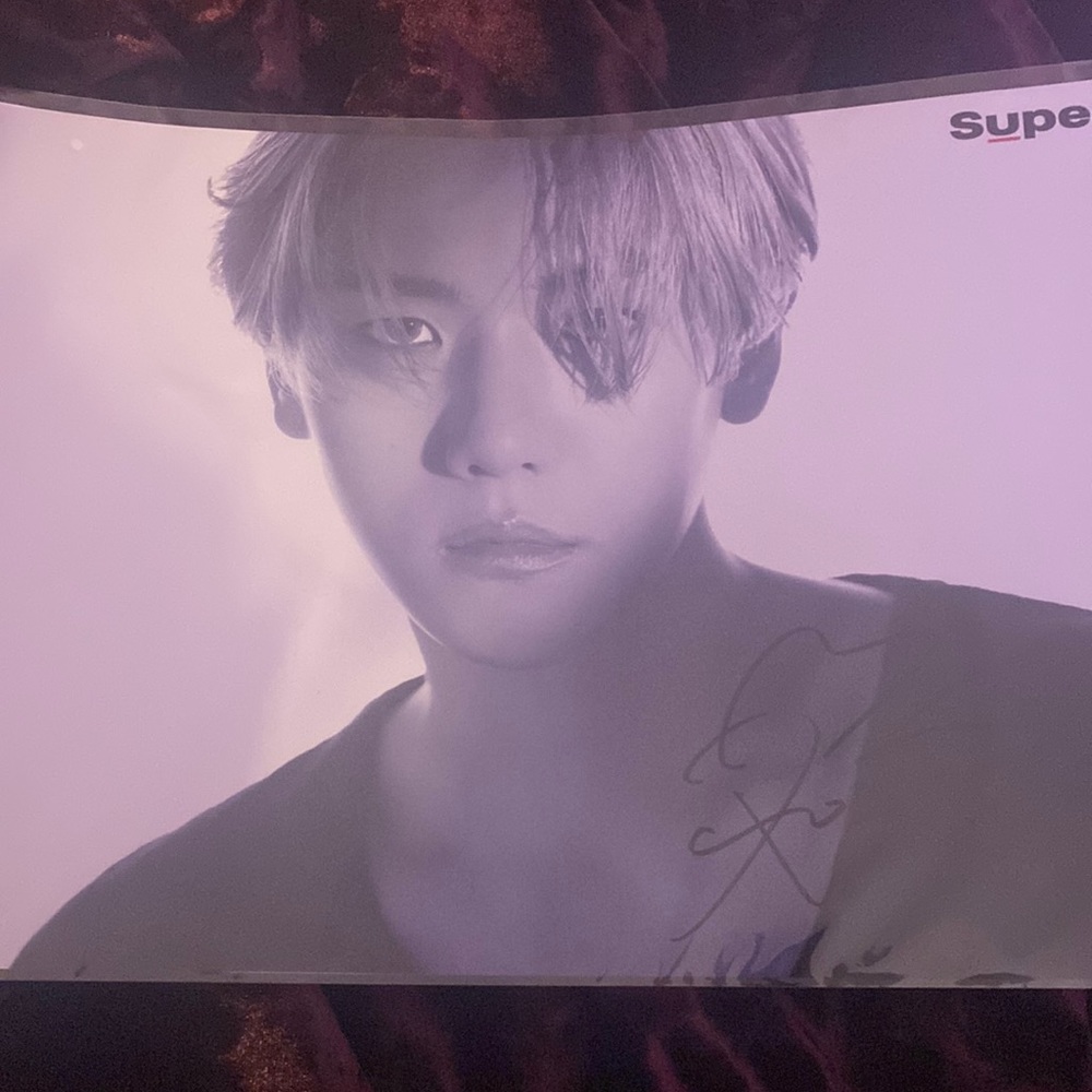 LIMITED EDITION BAEKHYUN SIGNED SUPERM POSTER